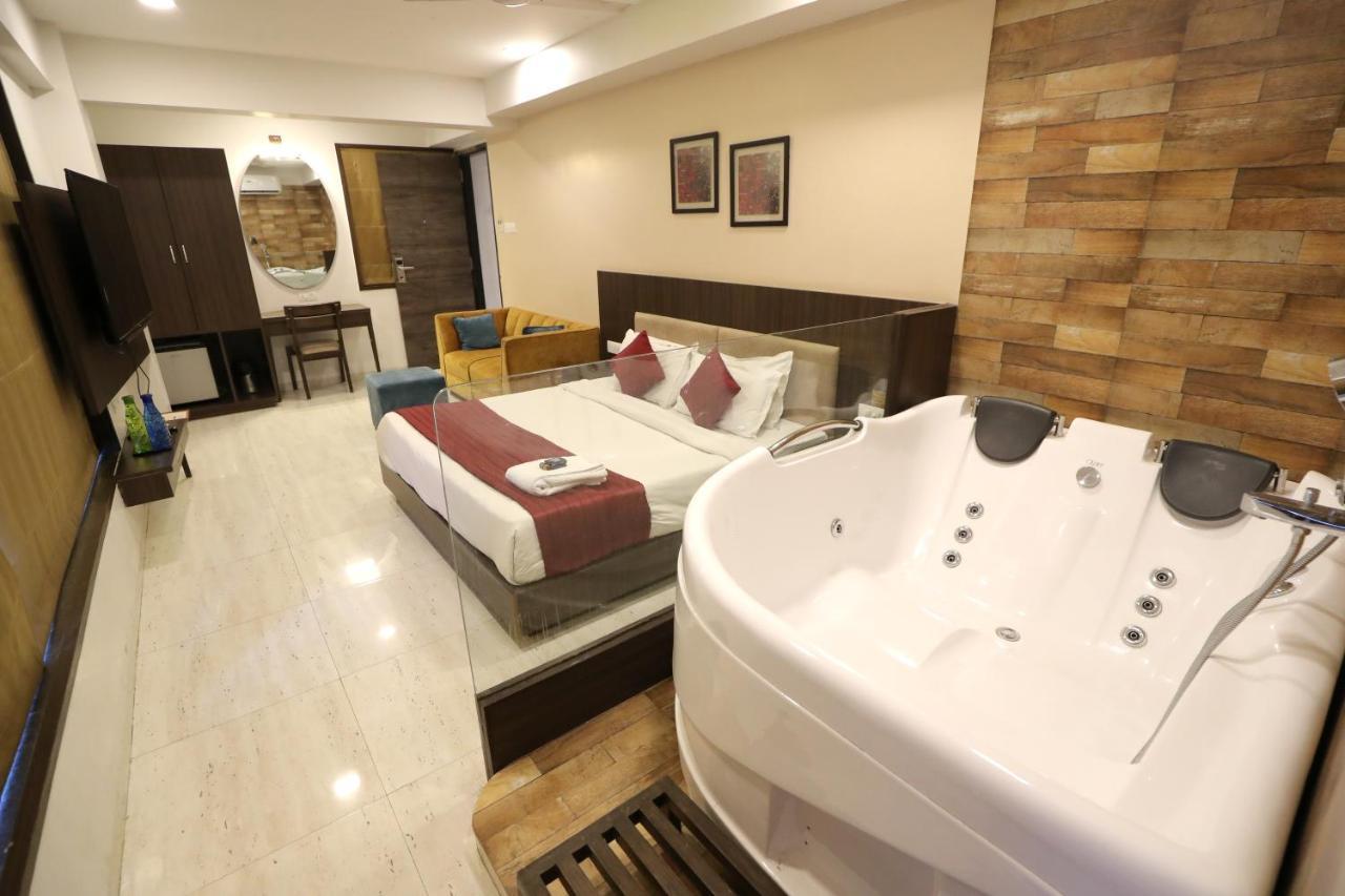 Hotel Privya Rooms And Banquet Surat Ngoại thất bức ảnh