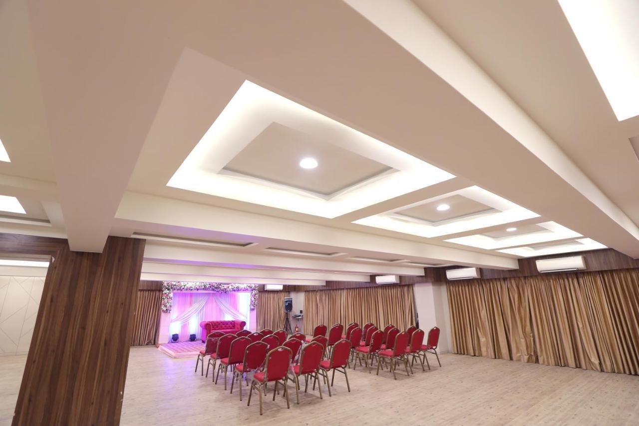 Hotel Privya Rooms And Banquet Surat Ngoại thất bức ảnh