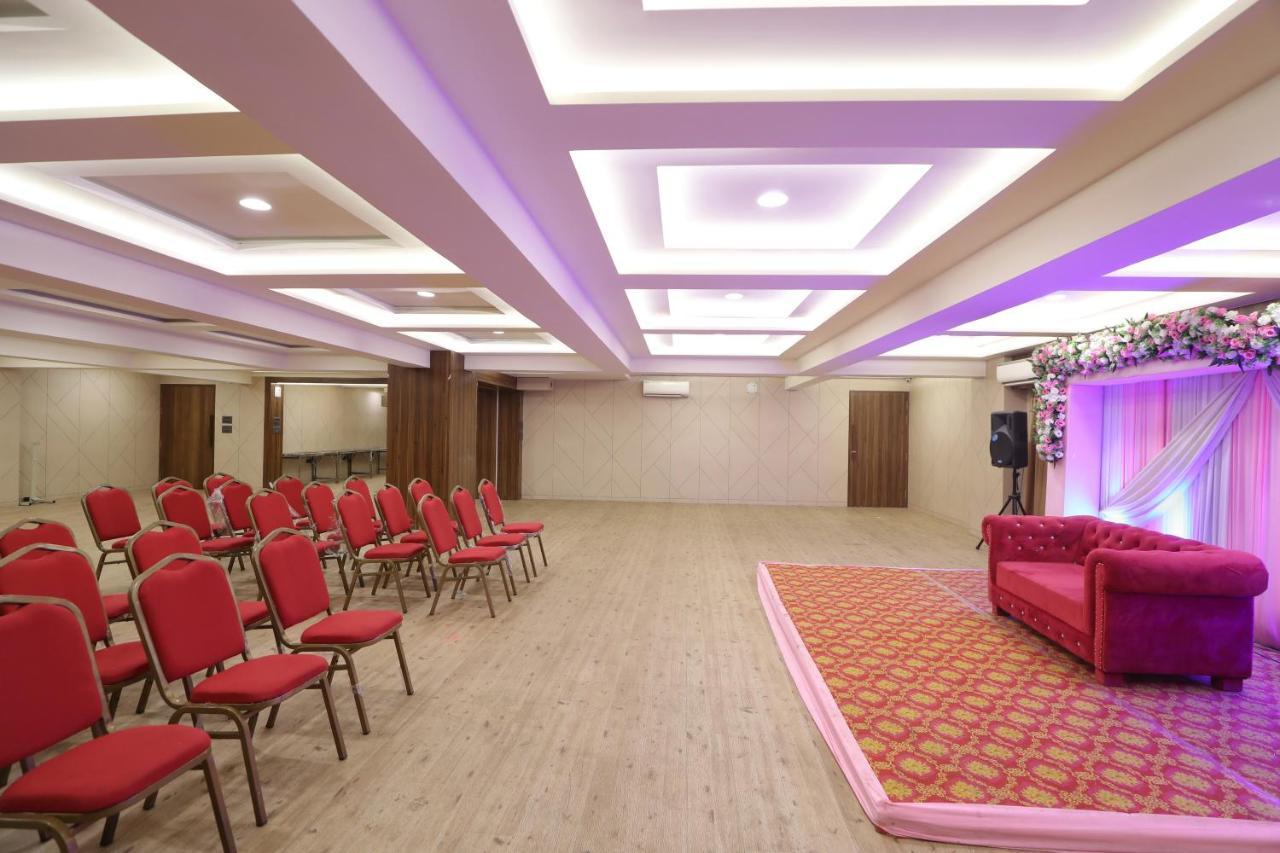 Hotel Privya Rooms And Banquet Surat Ngoại thất bức ảnh